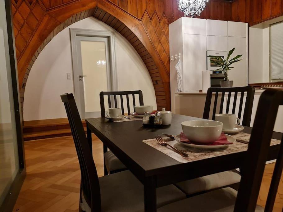 Appartements In Schoner Burganlage Jena Buitenkant foto