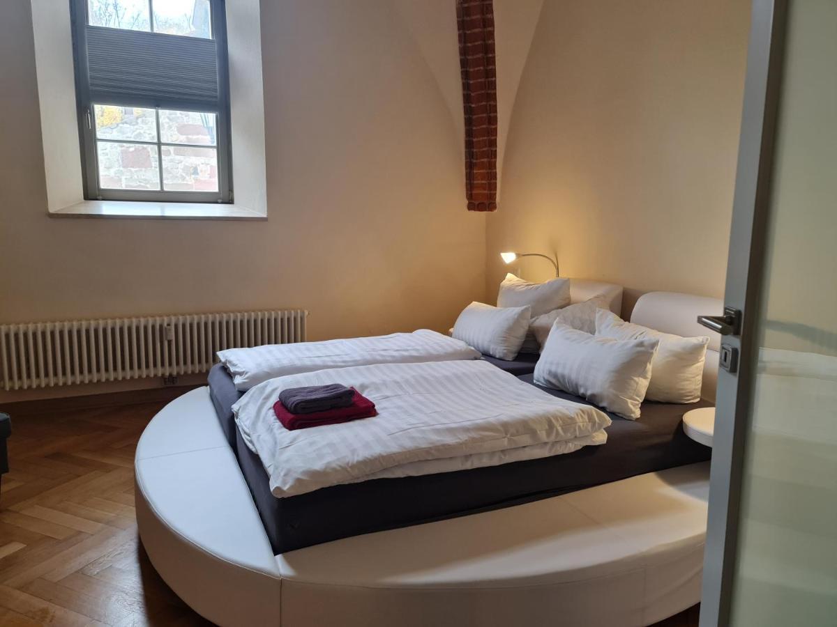 Appartements In Schoner Burganlage Jena Buitenkant foto