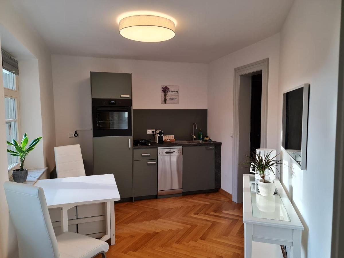 Appartements In Schoner Burganlage Jena Buitenkant foto